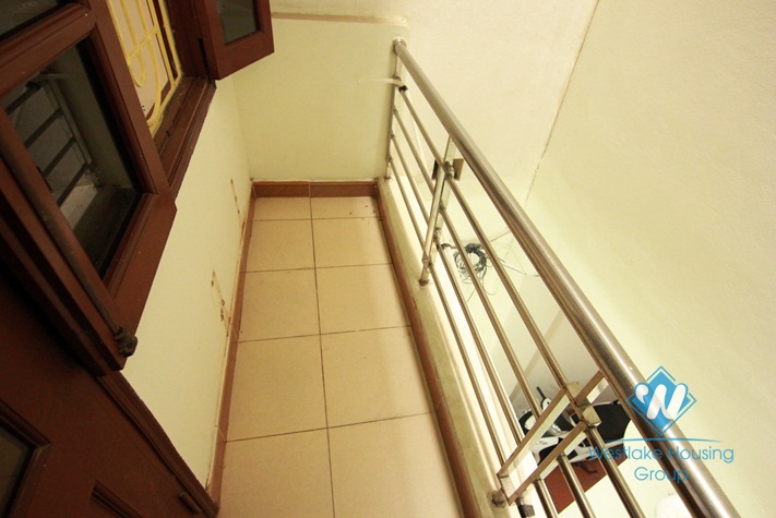 Cheap unfurnished 4 bedrooms for rent in Tayho area 